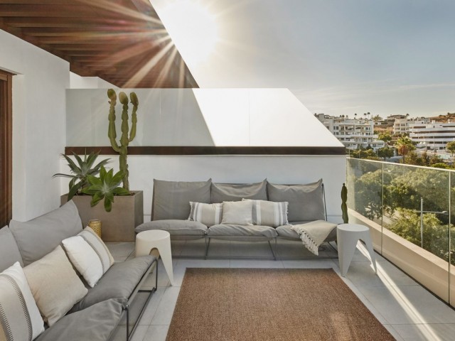 Appartement avec 3 Chambres  à Estepona