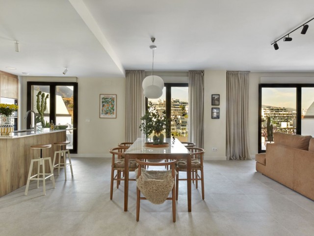 Appartement avec 3 Chambres  à Estepona