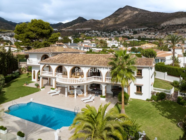 6 Bedrooms Villa in Arroyo de la Miel
