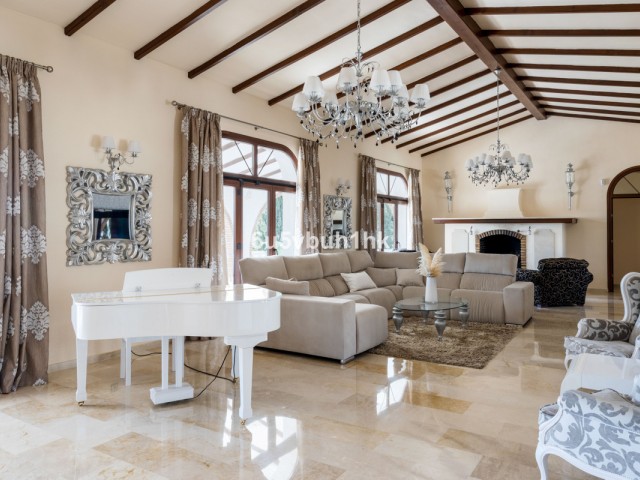 6 Bedrooms Villa in Arroyo de la Miel