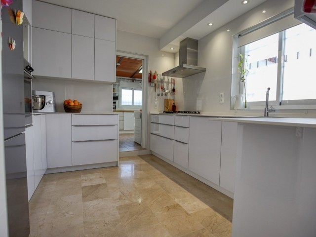 4 Bedrooms Townhouse in Estepona