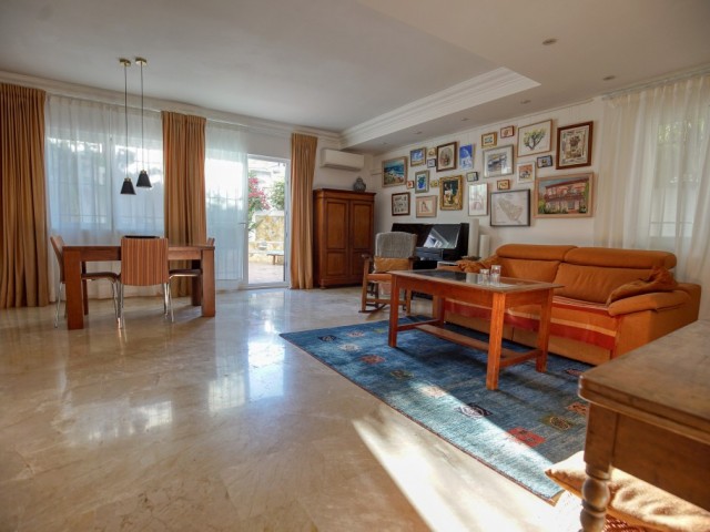4 Bedrooms Townhouse in Estepona
