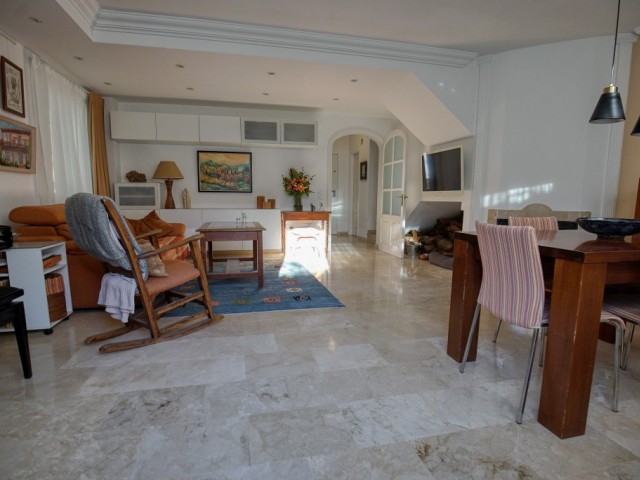 4 Bedrooms Townhouse in Estepona