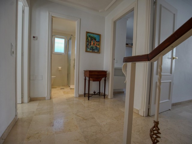 4 Bedrooms Townhouse in Estepona