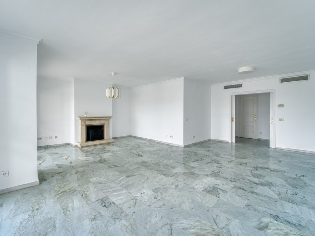 Apartment, Guadalmina Baja