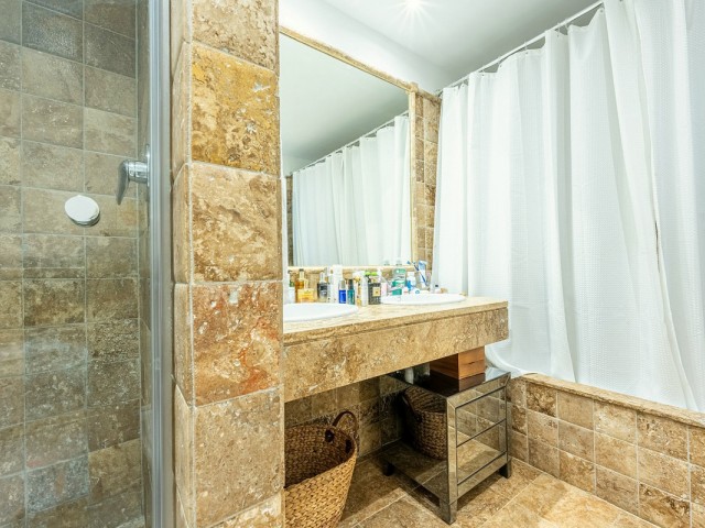 2 Soveroms Leilighet i Estepona