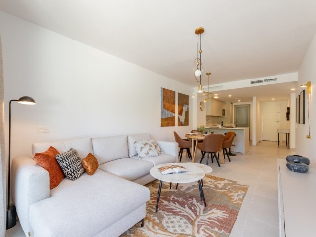 2 Bedrooms Apartment in Elviria