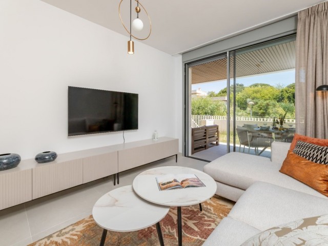 2 Bedrooms Apartment in Elviria