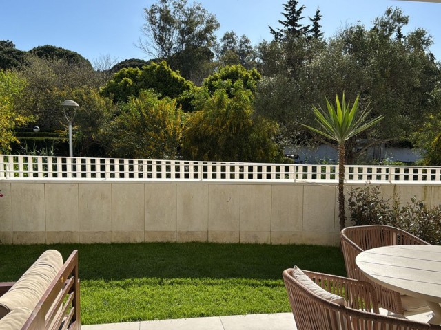 2 Bedrooms Apartment in Elviria