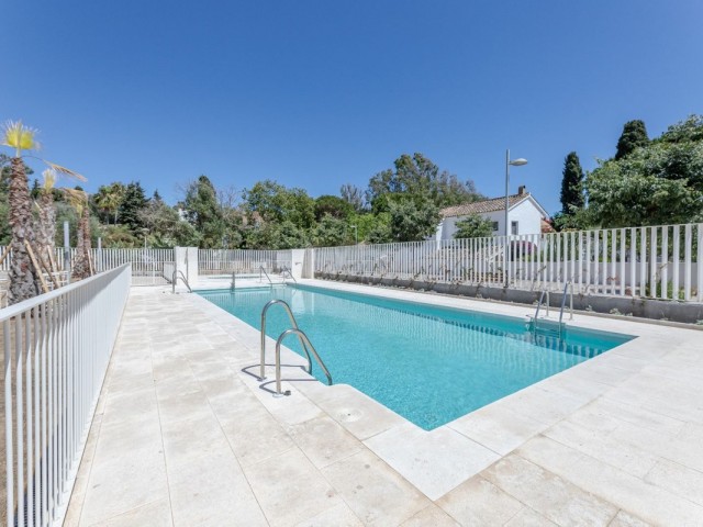 2 Bedrooms Apartment in Elviria