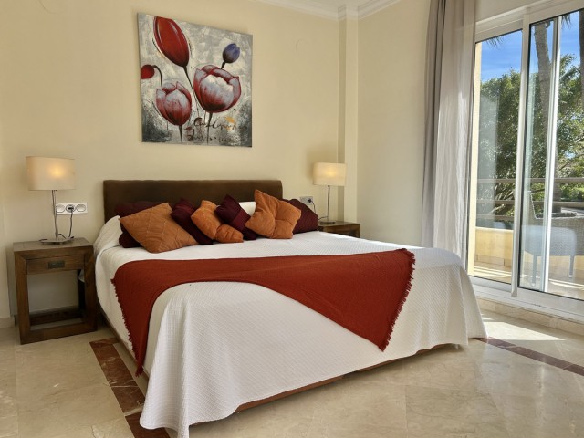 Maison mitoyenne avec 3 Chambres  à San Roque Club