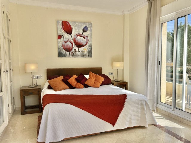 Maison mitoyenne avec 3 Chambres  à San Roque Club