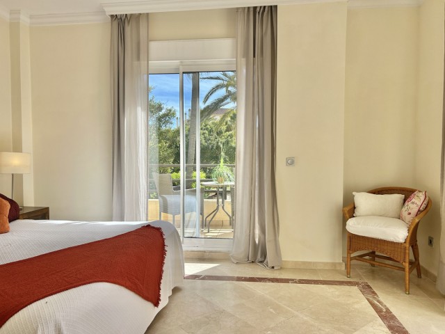 Maison mitoyenne avec 3 Chambres  à San Roque Club