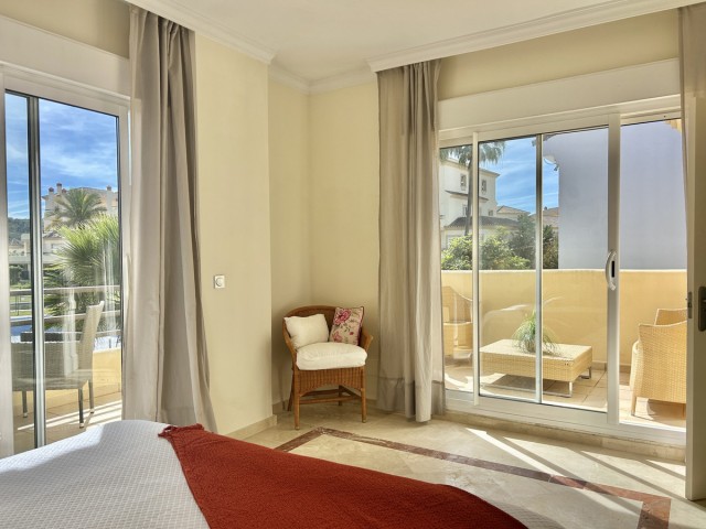 Maison mitoyenne avec 3 Chambres  à San Roque Club