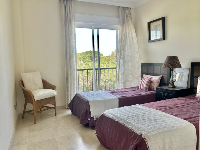 Maison mitoyenne avec 3 Chambres  à San Roque Club