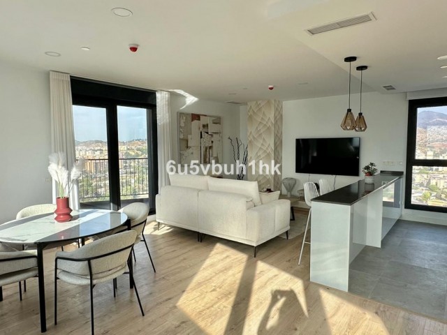 4 Bedrooms Apartment in Málaga