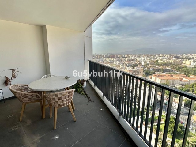 4 Bedrooms Apartment in Málaga