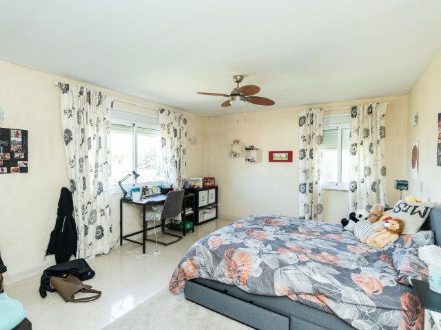 Villa avec 4 Chambres  à Marbesa