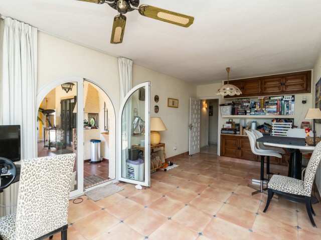 Villa avec 4 Chambres  à Marbesa