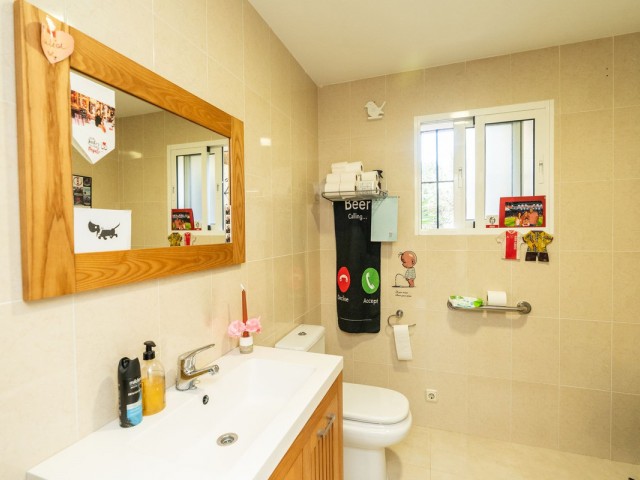 Villa avec 4 Chambres  à Marbesa