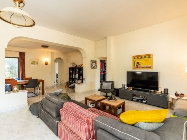 Villa avec 4 Chambres  à Marbesa