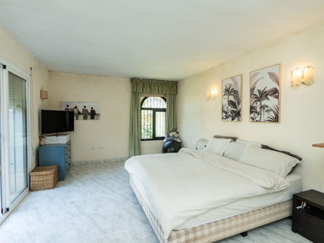 Villa avec 4 Chambres  à Marbesa
