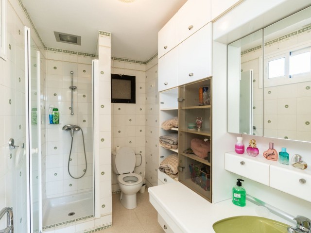 Villa avec 4 Chambres  à Marbesa