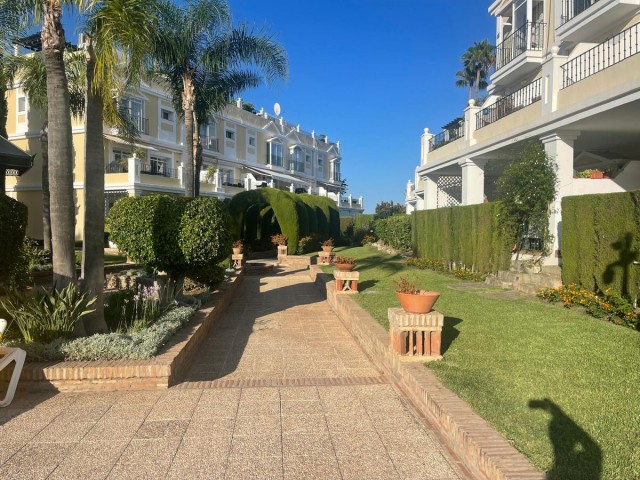 3 Bedrooms Apartment in Nueva Andalucía
