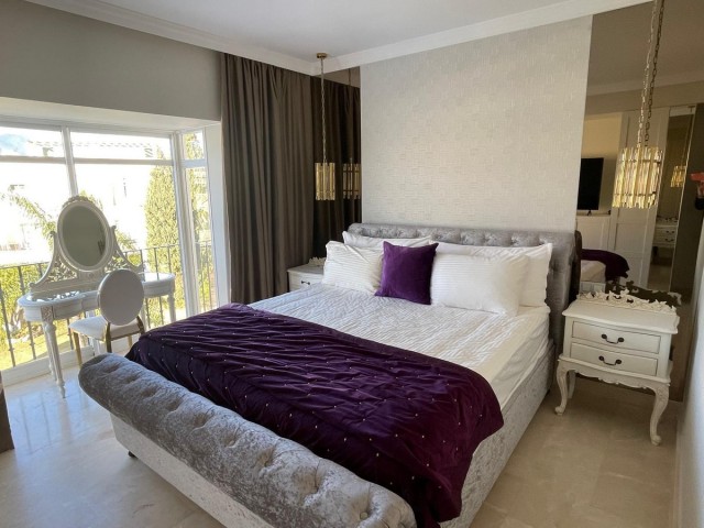 3 Bedrooms Apartment in Nueva Andalucía