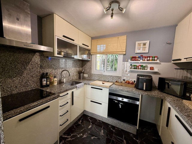 2 Bedrooms Townhouse in Calahonda