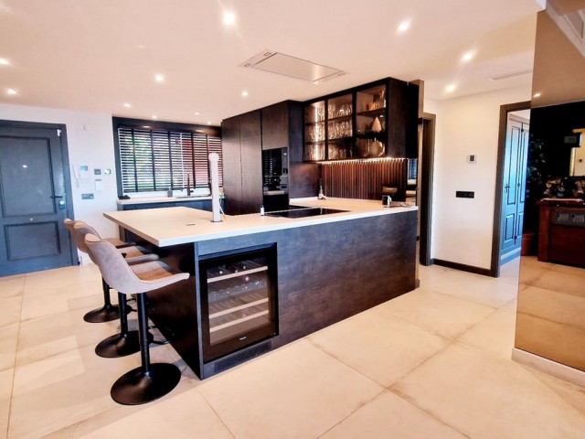 Appartement avec 4 Chambres  à Marbella