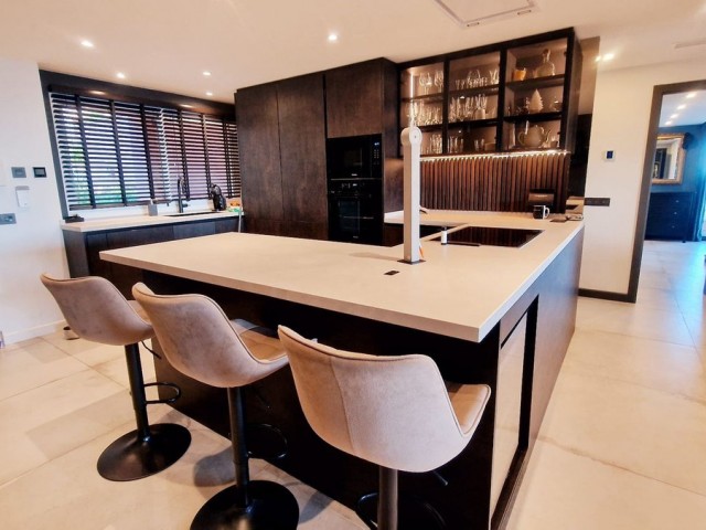 Appartement avec 4 Chambres  à Marbella