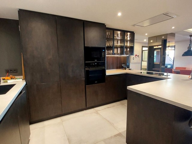 Appartement avec 4 Chambres  à Marbella