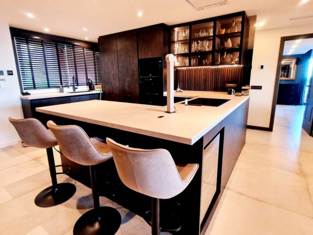 Appartement avec 4 Chambres  à Marbella