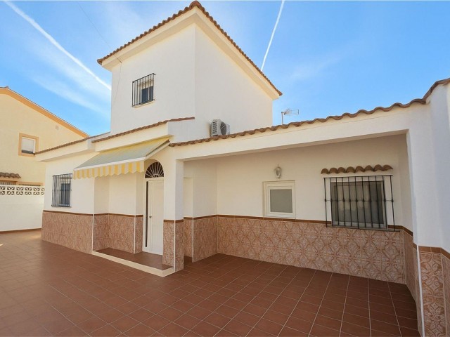 2 Bedrooms Villa in Arroyo de la Miel