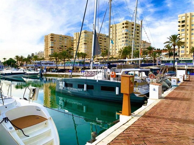 Appartement avec 2 Chambres  à Estepona