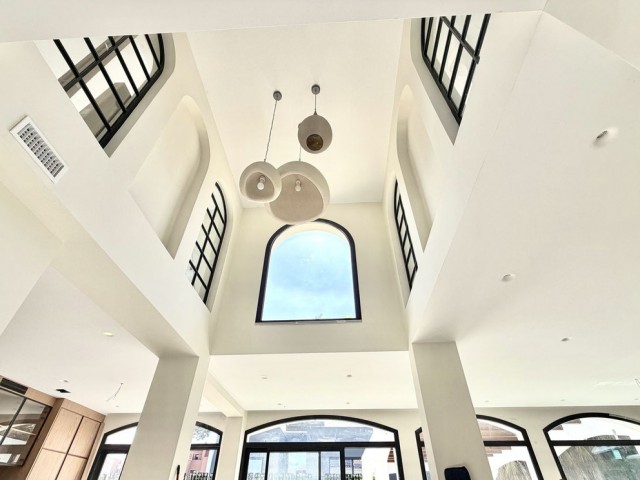 5 Bedrooms Villa in San Pedro de Alcántara