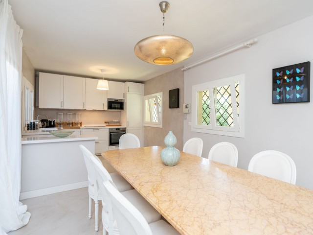 5 Bedrooms Villa in San Pedro de Alcántara