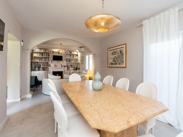5 Bedrooms Villa in San Pedro de Alcántara