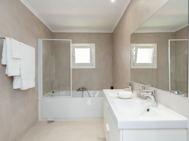5 Bedrooms Villa in San Pedro de Alcántara