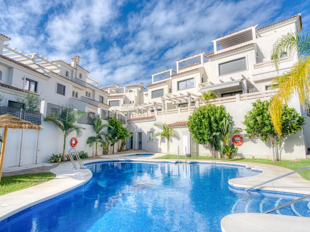 3 Bedrooms Townhouse in Estepona