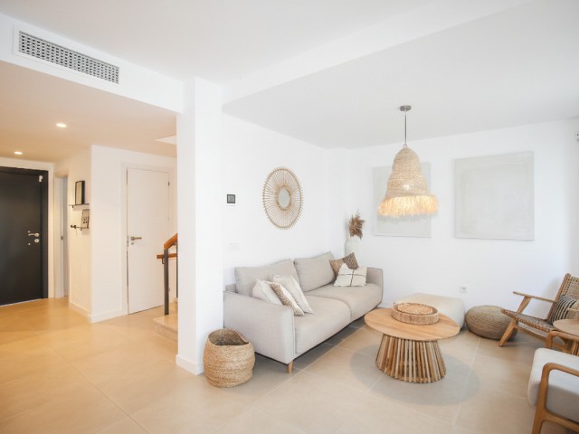3 Bedrooms Townhouse in Estepona