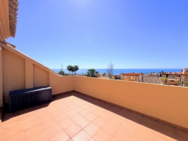 3 Bedrooms Townhouse in Estepona