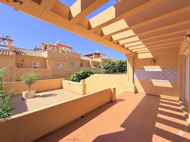 3 Bedrooms Townhouse in Estepona