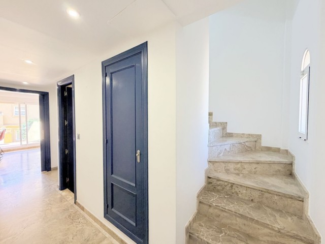 3 Bedrooms Townhouse in Estepona
