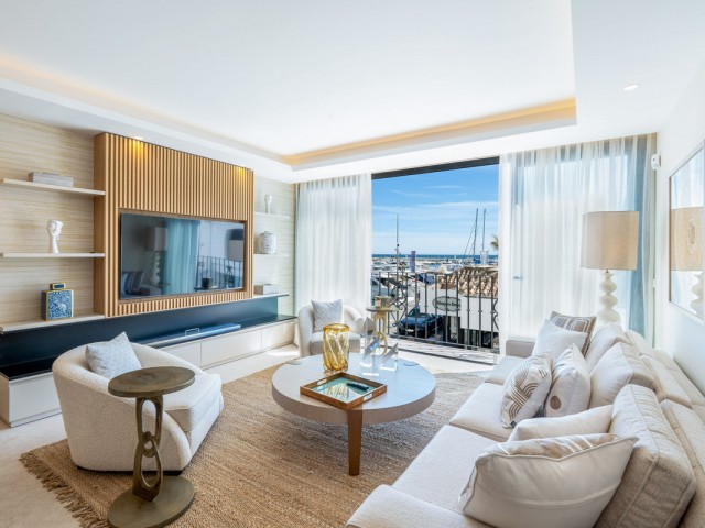 2 Bedrooms Apartment in Puerto Banús