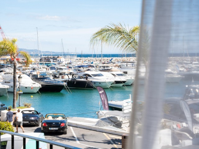 2 Bedrooms Apartment in Puerto Banús