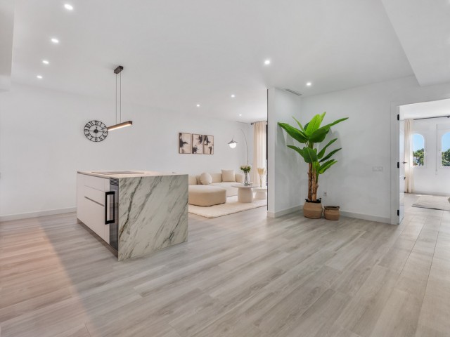 3 Bedrooms Apartment in Nueva Andalucía
