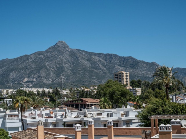 3 Bedrooms Apartment in Nueva Andalucía