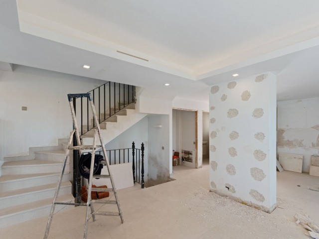 4 Bedrooms Townhouse in Benahavís